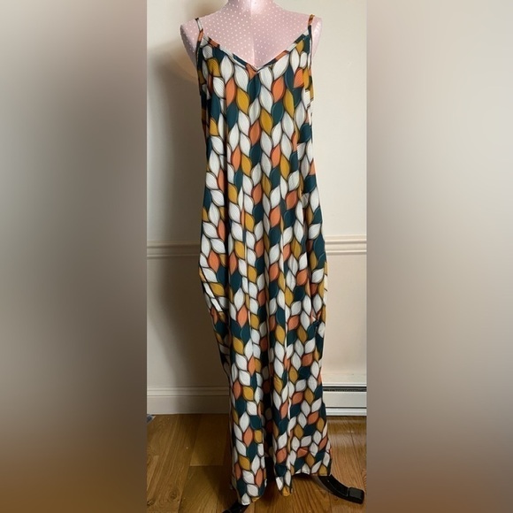 Bucketlist printed maxi dress with pockets - Picture 2 of 4